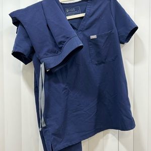 FIGS Scrub SET